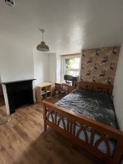 Bright Double Room in Cosy, Friendly House Main Photo