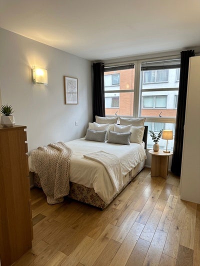 Central Location Canary Wharf Double Room  Main Photo