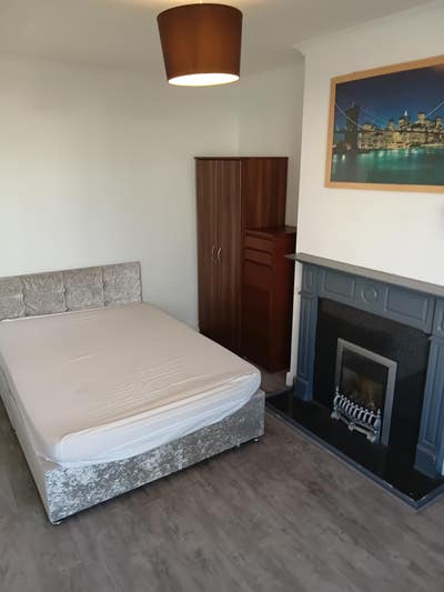 Extra large double with own bathroom Main Photo