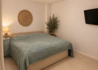 Double room in friendly shared house  Main Photo