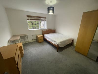 Room Bedminster, bills included Main Photo