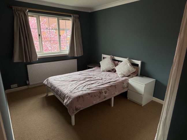 Double room in quiet Trinity area Main Photo