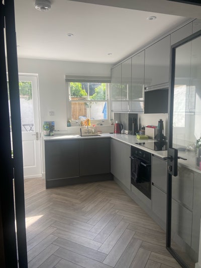 Double Bedroom to Rent - Terraced Cottage Mortlake Main Photo