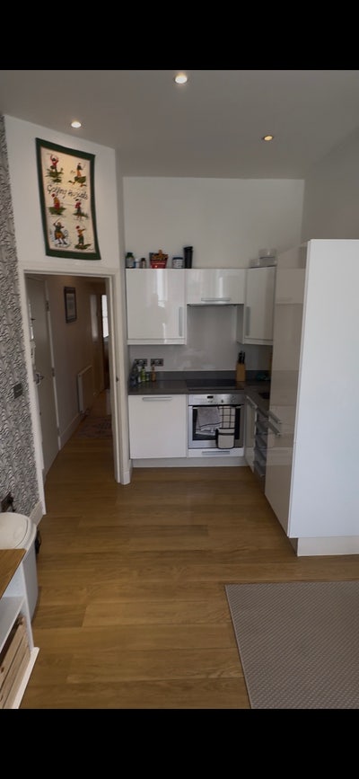 Room for rent ~ 5 min walk to Fulham Broadway Main Photo