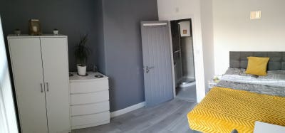 Double Ensuit Room  Main Photo