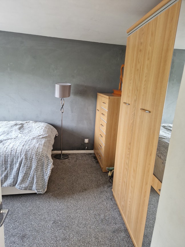 Large Double room in village  Main Photo