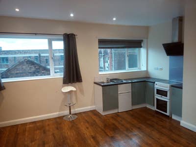 ST6/Burslem Large Studio. Gym. Includes all bills! Main Photo