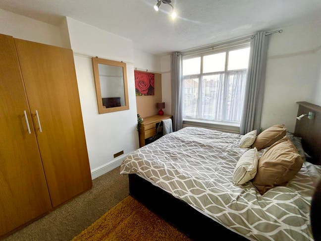 Single & Dbl - All Bills - No Deposit - Filton Main Photo