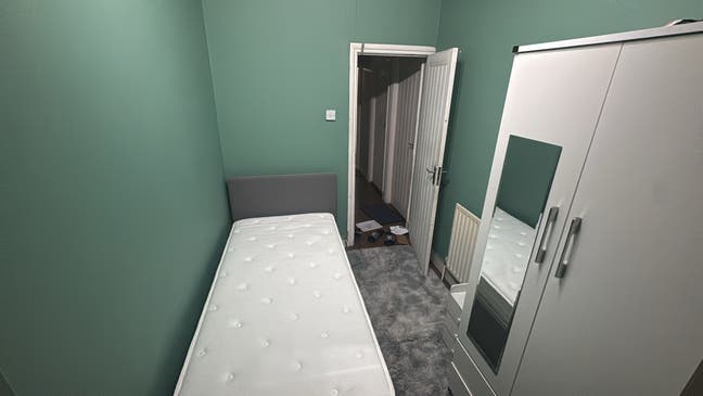 Single box room ilford  Main Photo