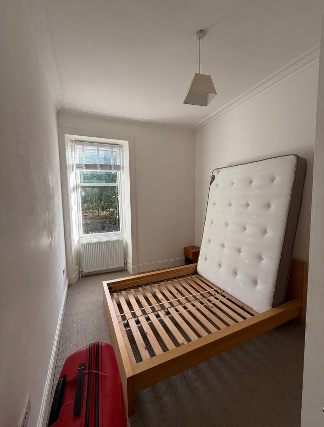 Double room with private bathroom for rent  Main Photo