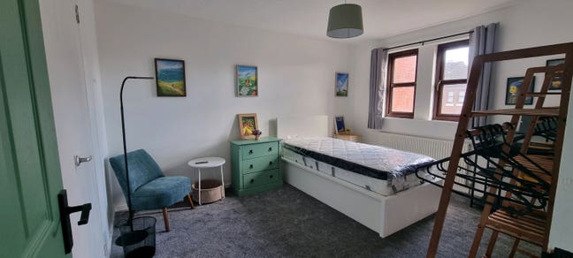 Friendly Gay couple renting spare central room Main Photo