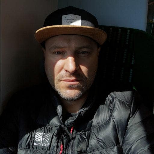 Professional Male seeks a double room Main Photo