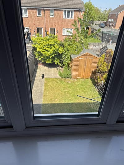 Double room to rent 3bed house near town centre.  Main Photo