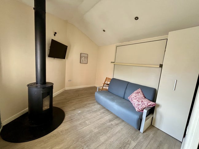 3 Double Rooms in Stevenage Old Town - Fiber & Net Main Photo