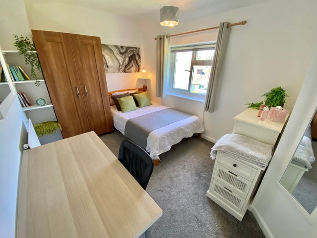 Avail Now *Close to Falmer  *Bills Incl *Parking Main Photo