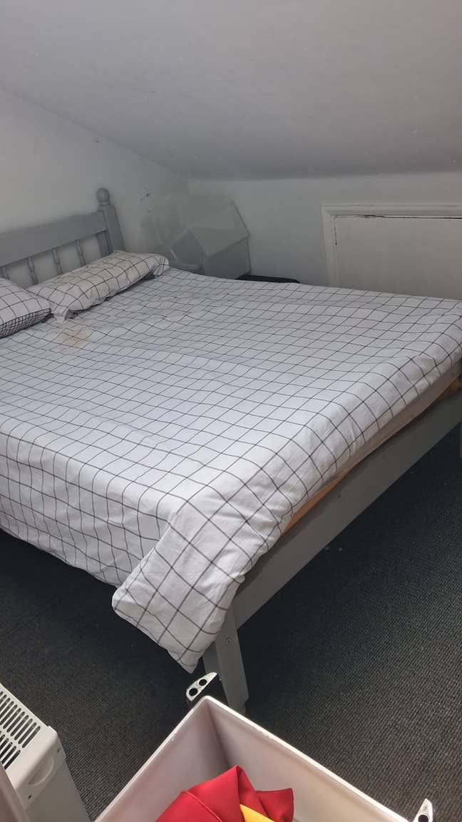 Single room available  Main Photo