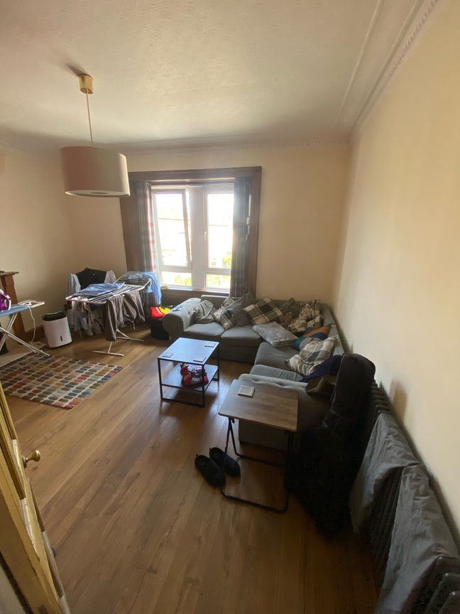 Room Available in Riverside Main Photo