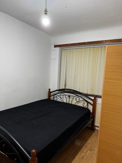 3 rooms in dagenham  Main Photo