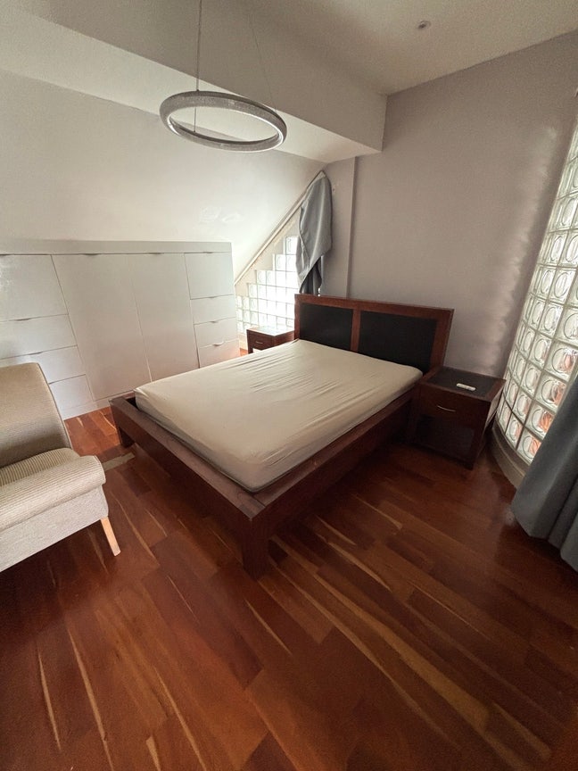 Room in a duplex apartment next to Brittania mill  Main Photo