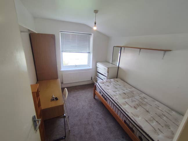 Single Room in Wood Green. Main Photo