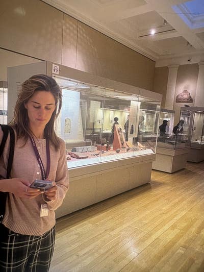 Looking for a studio aparentment or two bed  Main Photo