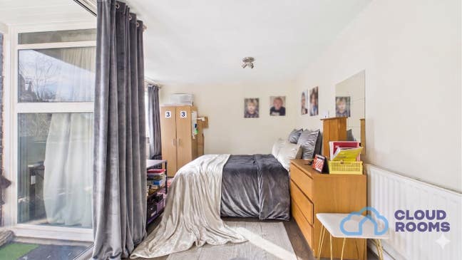 Dazzling Room w/ Balcony – E14 🏠 Canary Wharf Main Photo
