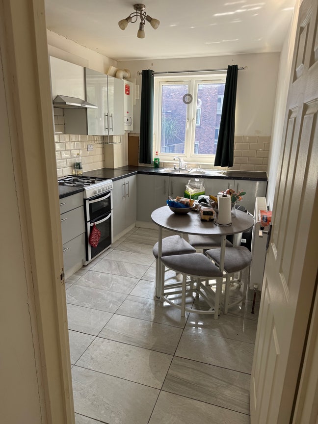 Two Bedroom Flat To Let Main Photo