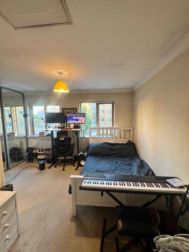 En-suite spacious room in leafy bow! Main Photo