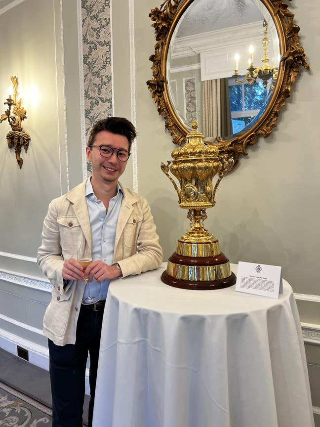 Friendly, tidy ambivert - looking to move in July Main Photo