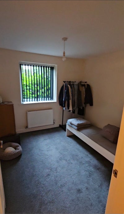 Single Bed, 1 Bed Room Main Photo