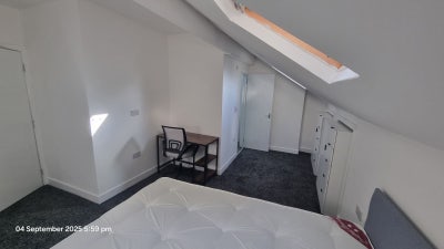 Ensuite Room Available from 1st May  Main Photo