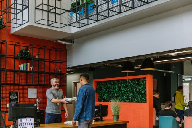 En-suite room at west wing Cardiff city centre  Main Photo