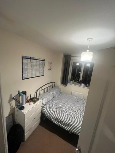 5 mins from uwe campus ! Main Photo