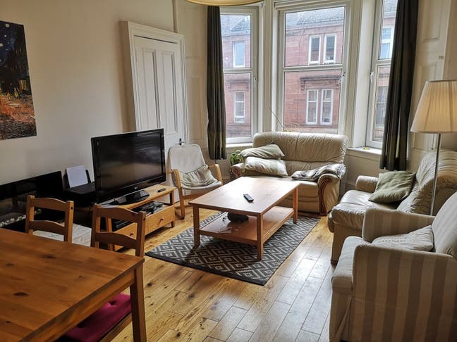 One room available in Partick Main Photo