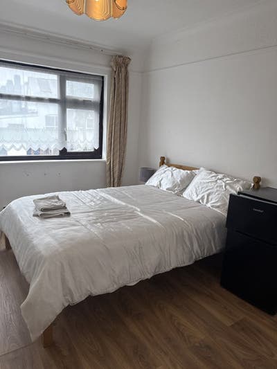 Large Double Room - All Bills Included  Main Photo