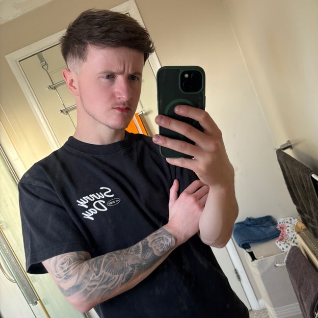 Looking for professional house share Main Photo