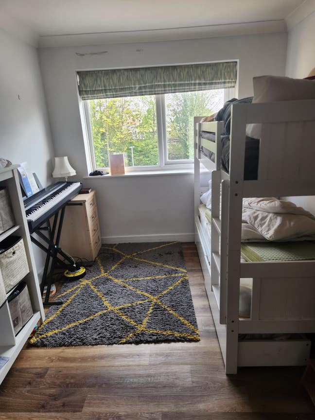 Room to rent Main Photo