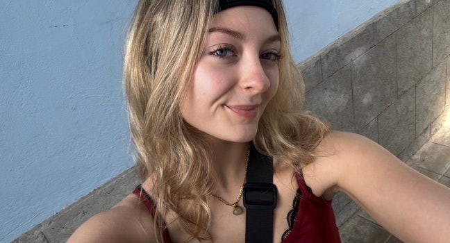 22yo female professional seeking flatshare-Zone 2 Main Photo