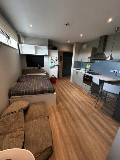 Student Studio Flat – Ensuite + Private Kitchen –  Main Photo