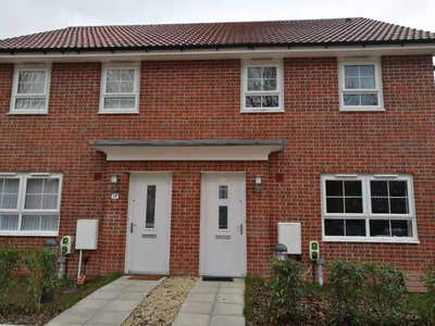 Whole property let-3-bedroom 3-bathroom  Main Photo