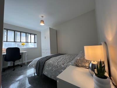 Spacious double room near Southside and QUE  Main Photo