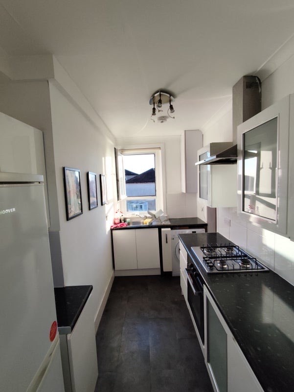 Looking for a Flatmate  Main Photo