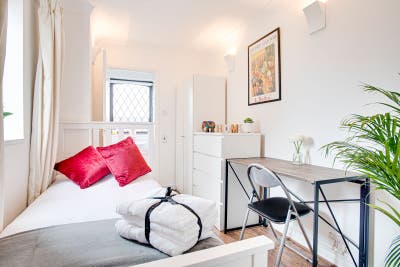 Two Single Rooms one Ensuite one Double in Feltham Main Photo