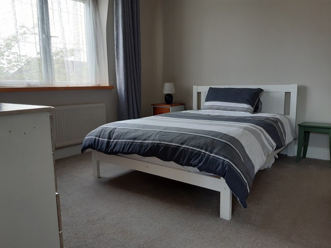 HPC worker sought for double room in modern home Main Photo