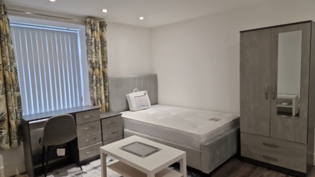 Furnished Studio Flat Main Photo