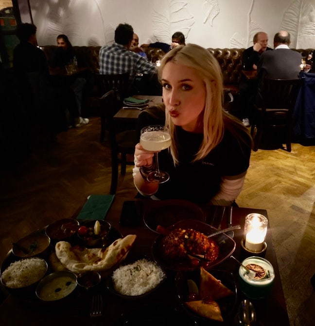 Room with parking wanted please  Main Photo