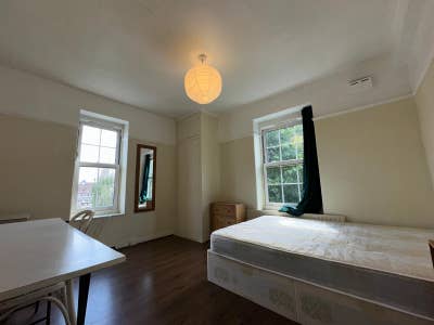 Old Street/Hoxton*Double Room!!🐝Fast Main Photo