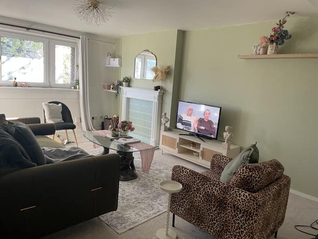  bedroom available with parking  Main Photo