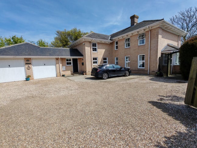 Sizewell Contractor Double Rooms. Main Photo
