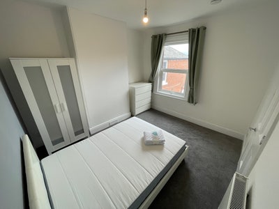 Large Double room in Exeter House Share Main Photo
